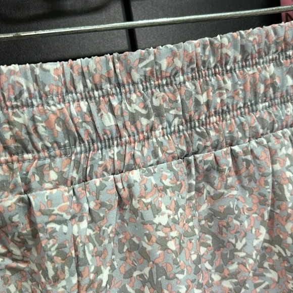 RBX Active 2 in one moisture wicking,flexibility,4-way stretch,pattern - Picture 2 of 7